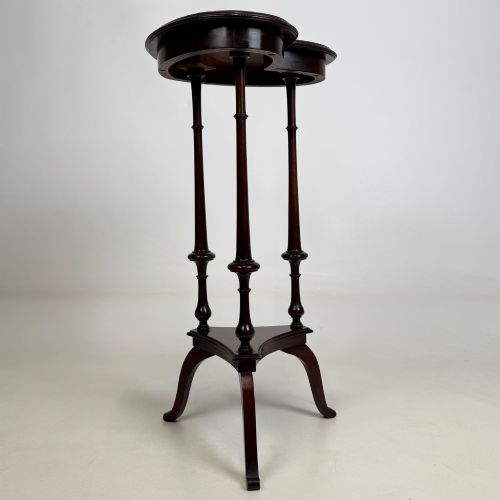 ANTIQUE 20TH CENTURY HEART SHAPED SIDE TABLE IN MAHOGANY - ADDITIONAL PHOTO 3