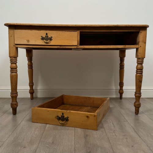 ANTIQUE 19TH CENTURY VICTORIAN WRITING TABLE IN PINE - ADDITIONAL PHOTO 9