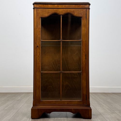 ANTIQUE 20TH CENTURY DISPLAY CABINET IN BURR WALNUT