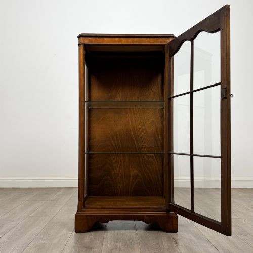 ANTIQUE 20TH CENTURY DISPLAY CABINET IN BURR WALNUT - ADDITIONAL PHOTO 1