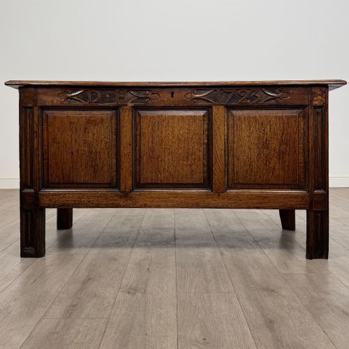 ANTIQUE 18TH CENTURY GEORGIAN COFFER IN GOLDEN OAK