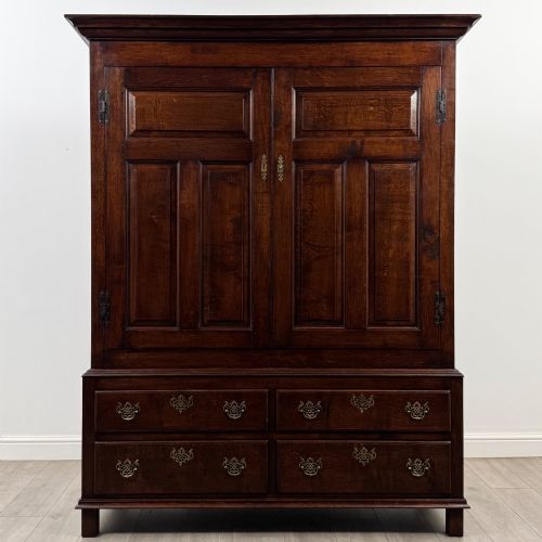 ANTIQUE 20TH CENTURY FINE QUALITY WARDROBE IN OAK