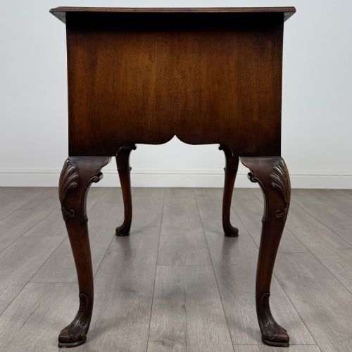 ANTIQUE 20TH CENTURY GOOD QUALITY WRITING TABLE IN BURR WALNUT - ADDITIONAL PHOTO 2
