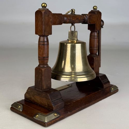 ANTIQUE 20TH CENTURY BRASS EDWARDIAN BELL WITH OAK STAND - ADDITIONAL PHOTO 3
