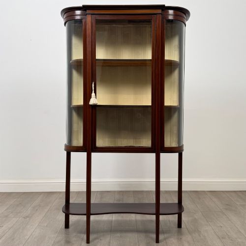 ANTIQUE 20TH CENTURY GLAZED DISPLAY CABINET IN MAHOGANY