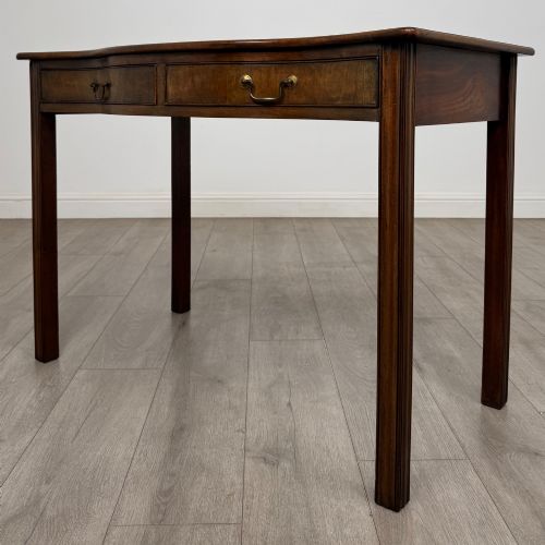 ANTIQUE 19TH CENTURY SERPENTINE WRITING TABLE IN MAHOGANY - ADDITIONAL PHOTO 1