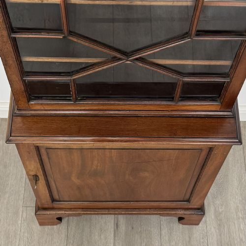 ANTIQUE 18TH CENTURY NARROW GEORGIAN DISPLAY CABINET - ADDITIONAL PHOTO 10