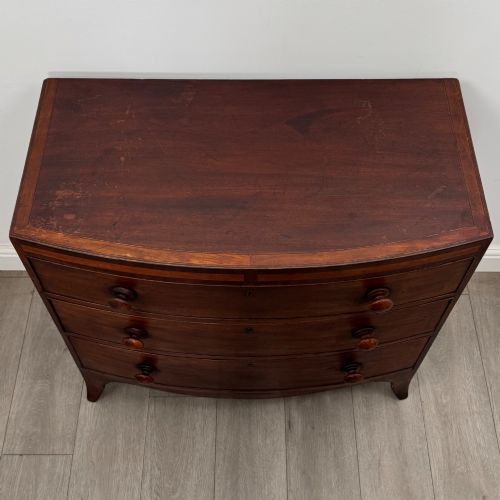 ANTIQUE 18TH CENTURY BOW FRONT CHEST OF DRAWERS IN MAHOGANY - ADDITIONAL PHOTO 8