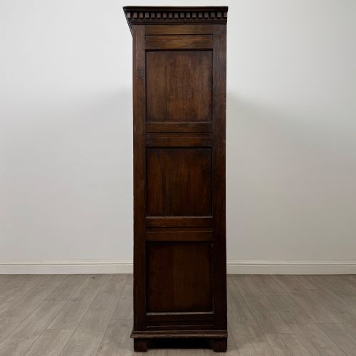 ANTIQUE 20TH CENTURY GOOD QUALITY FITTED WARDROBE IN OAK - ADDITIONAL PHOTO 3