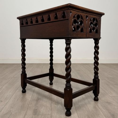 ANTIQUE 20TH CENTURY GOTHIC STYLE SIDE TABLE IN OAK - ADDITIONAL PHOTO 5