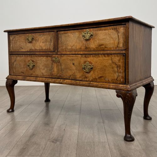 ANTIQUE 18TH CENTURY QUEEN ANNE CHEST OF DRAWERS IN WALNUT - ADDITIONAL PHOTO 1