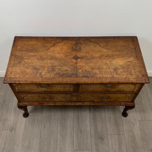 ANTIQUE 18TH CENTURY QUEEN ANNE CHEST OF DRAWERS IN WALNUT - ADDITIONAL PHOTO 8