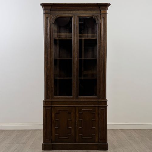 ANTIQUE 20TH CENTURY JACOBEAN STYLE CORNER CABINET IN OAK - ADDITIONAL PHOTO 1