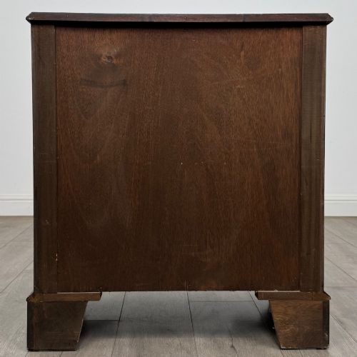 ANTIQUE 20TH CENTURY SMALL BOW FRONT CHEST OF DRAWERS - ADDITIONAL PHOTO 4