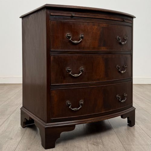 ANTIQUE 20TH CENTURY SMALL BOW FRONT CHEST OF DRAWERS - ADDITIONAL PHOTO 7