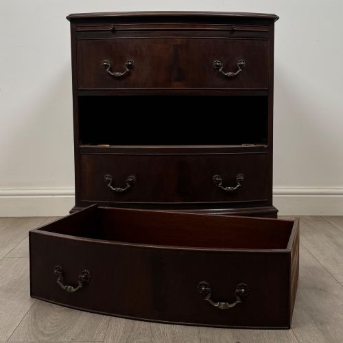 ANTIQUE 20TH CENTURY SMALL BOW FRONT CHEST OF DRAWERS - ADDITIONAL PHOTO 10