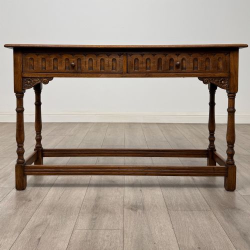 ANTIQUE 20TH CENTURY NARROW SIDE TABLE IN OAK