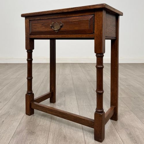 ANTIQUE 20TH CENTURY SMALL GOOD QUALITY SIDE TABLE IN OAK - ADDITIONAL PHOTO 1