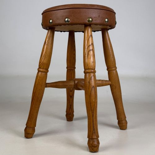 ANTIQUE 20TH CENTURY GOOD QUALITY OAK STOOL
