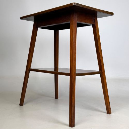 fig 5. An Edwardian walnut side table featuring square apron framing, four splayed tapered legs, and an integrated lower undertier shelf.