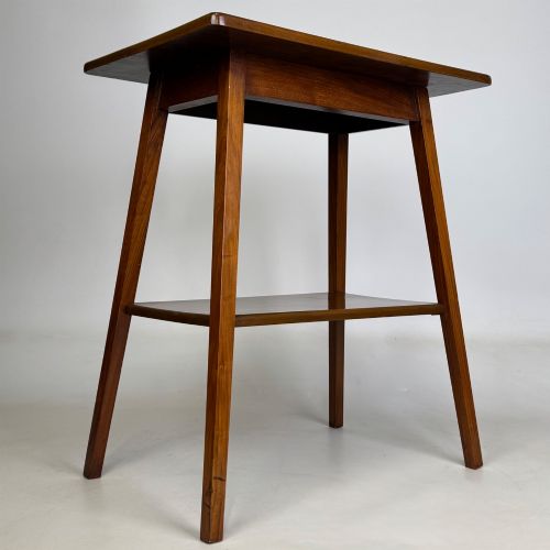 fig 7. An Edwardian walnut side table featuring square apron framing, four splayed tapered legs, and an integrated lower undertier shelf.