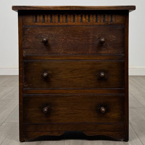 Antique 20th Century Small Chest of Drawers in Oak
