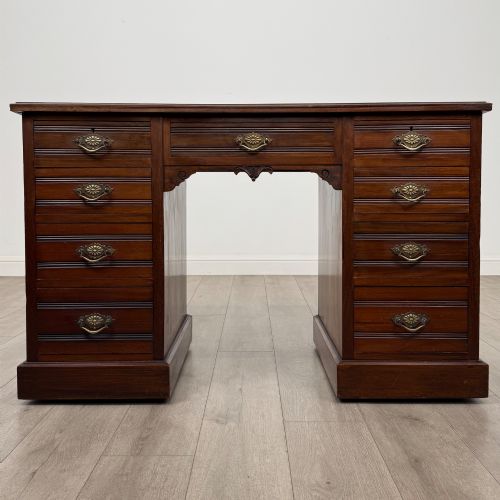 Antique 20th Century Edwardian Desk In Walnut