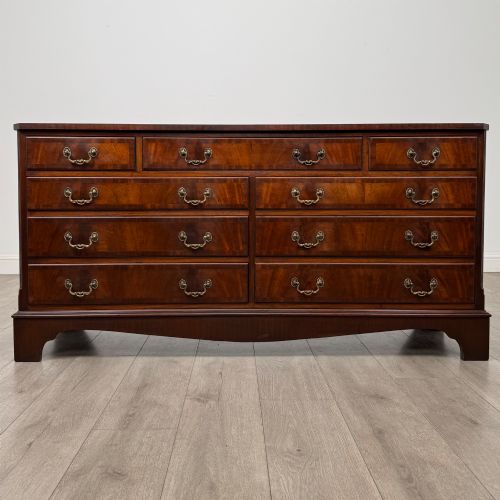 Antique 20th Century Large Chest of Drawers in Mahogany