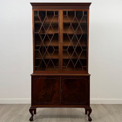 Antique 20th Century Chippendale Style Bookcase in Mahogany