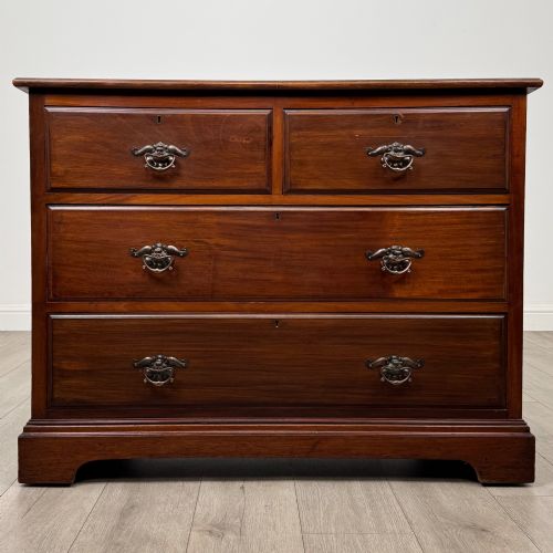 Antique 20th Century Chest of Drawers in Mahogany