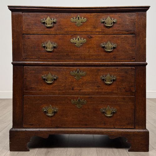 Antique 17th Century William and Mary Chest of Drawers in Oak