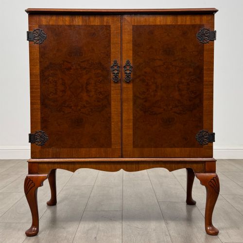 Antique 20th Century Fitted Cupboard in Burr Walnut