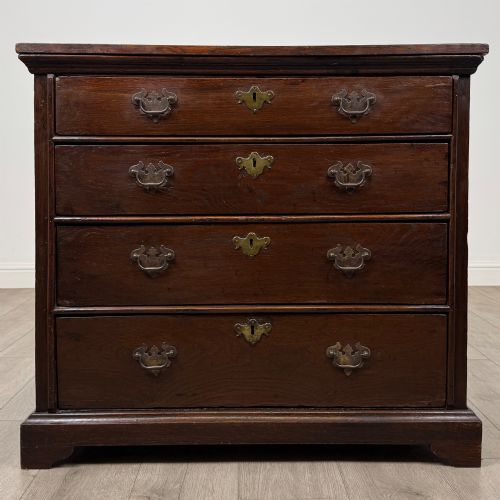 Antique 18th Century Georgian Chest Of Drawers In Oak