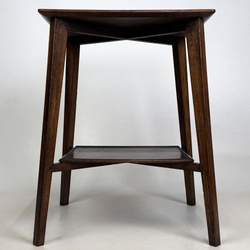 Antique 20th Century Small Edwardian Side Table In Oak