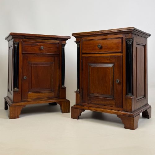 Vintage 20th Century Pair of Bedside Cabinets in Mahogany