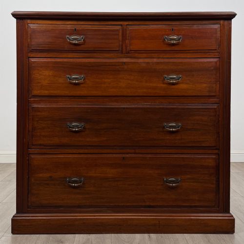 Antique 20th Century Edwardian Chest of Drawers in Walnut