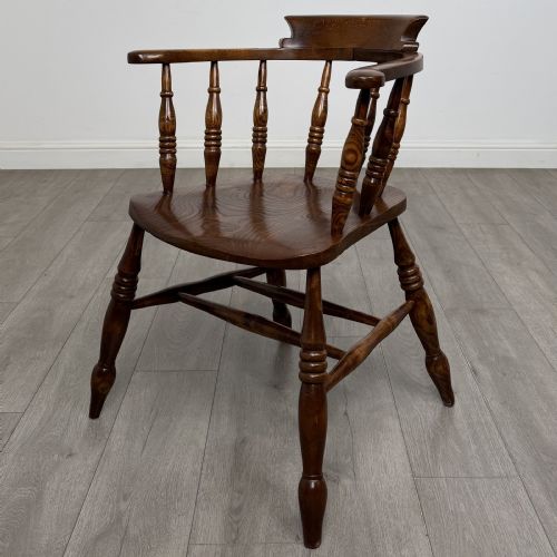 Antique Elm Smokers Bow Armchair | Turned Spindles | Af-6474