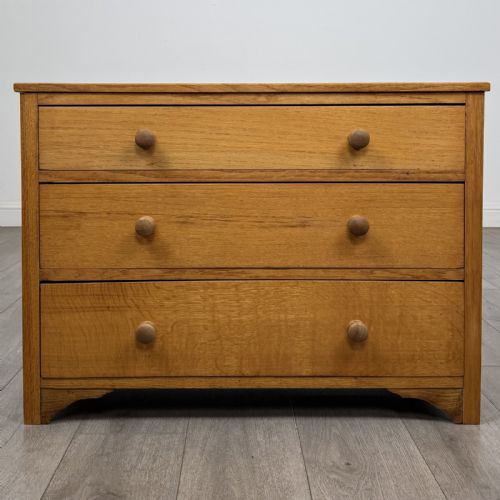 Antique Golden Oak Chest Of Drawers | Knob Handles