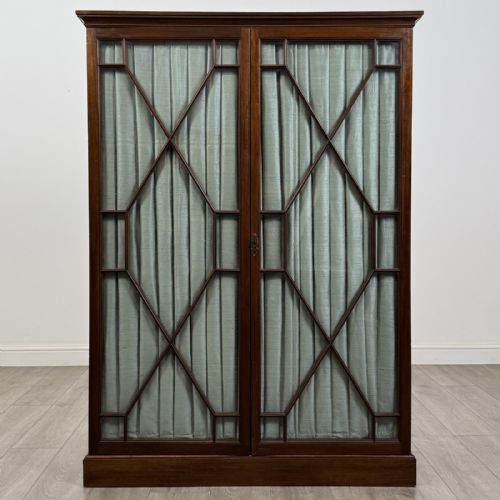 Antique Georgian Style Mahogany Display Cabinet | Glazed Doors