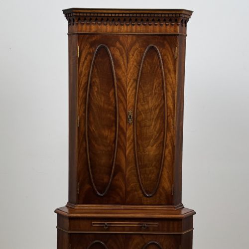 fig 3. Vintage Georgian Style Mahogany Corner Cabinet | Dentil Cornice