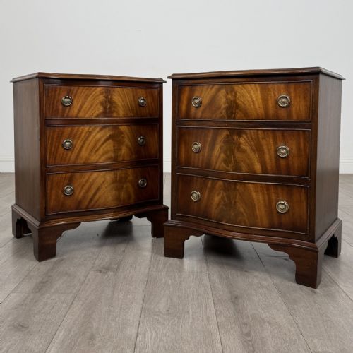 Vintage Pair of Mahogany Bedside Chests | Georgian Style