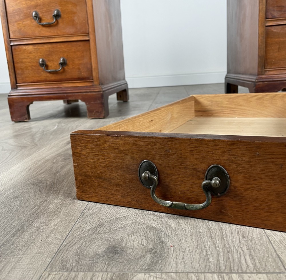 Antique Edwardian Pedestal Desk In Mahogany  View IV
