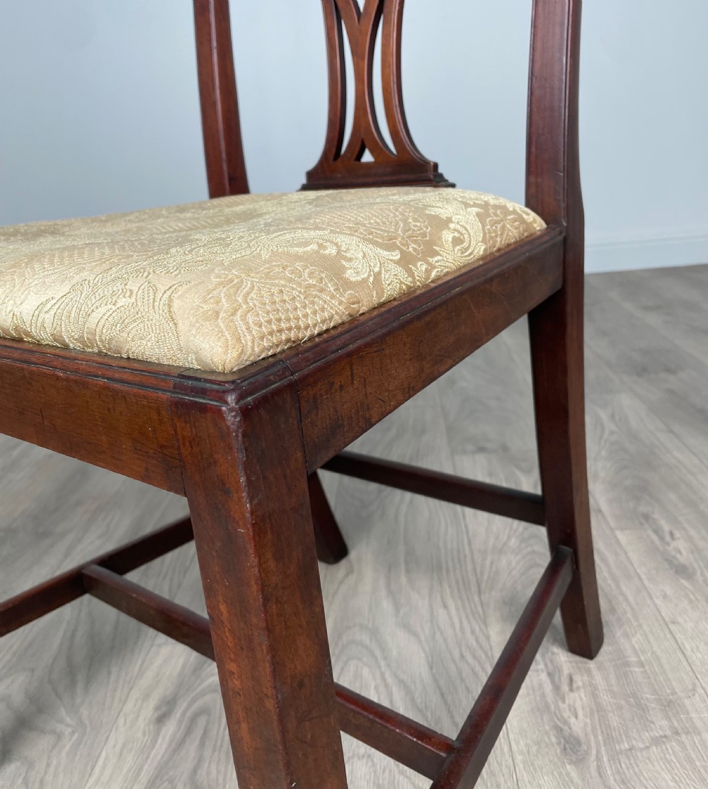 Antique 18th Century Set Of 6 Dining Chairs In Mahogany View V