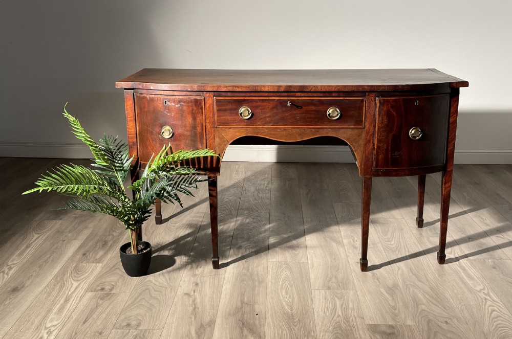 Antique 18th Century Sideboard In Mahogany