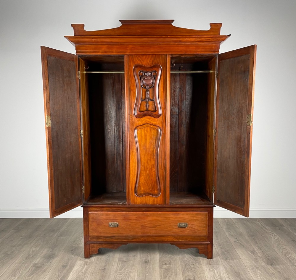Antique 20th Century Wardrobe In Walnut View II