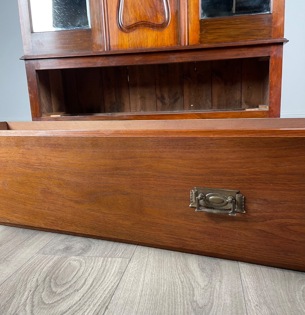 Antique 20th Century Wardrobe In Walnut View IV