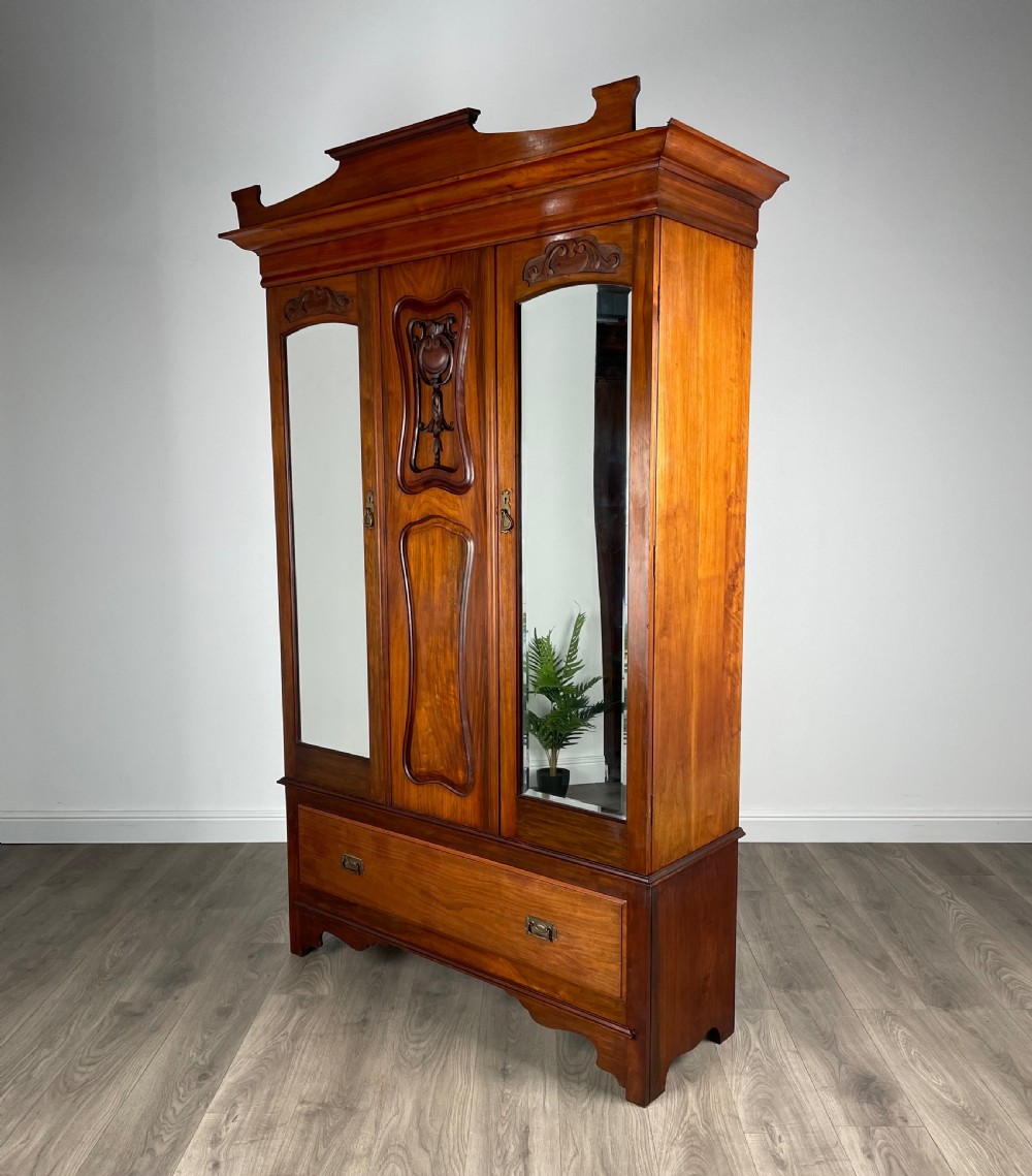 Antique 20th Century Wardrobe In Walnut View V