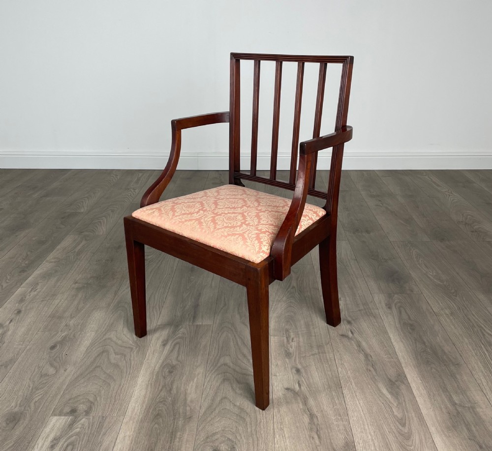Antique 18th Century Set Of 8 Dining Chairs In Mahogany View II