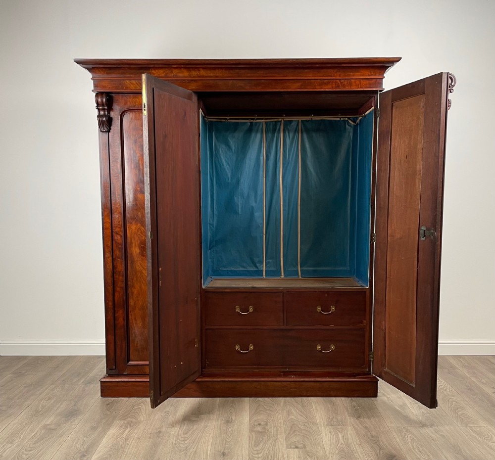 Large Antique 19th Century Wardrobe In Mahogany View III