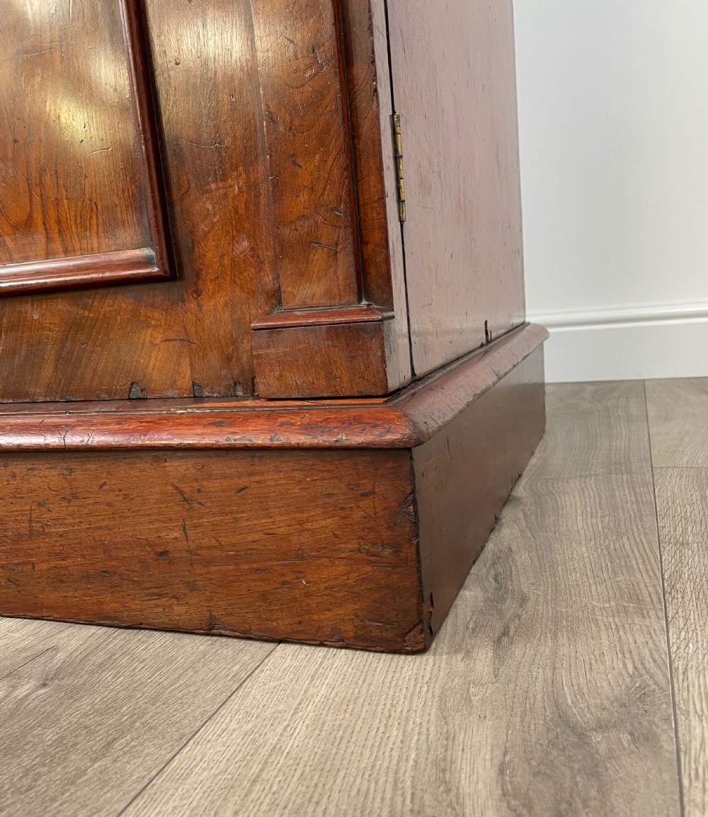 Large Antique 19th Century Wardrobe In Mahogany View IV